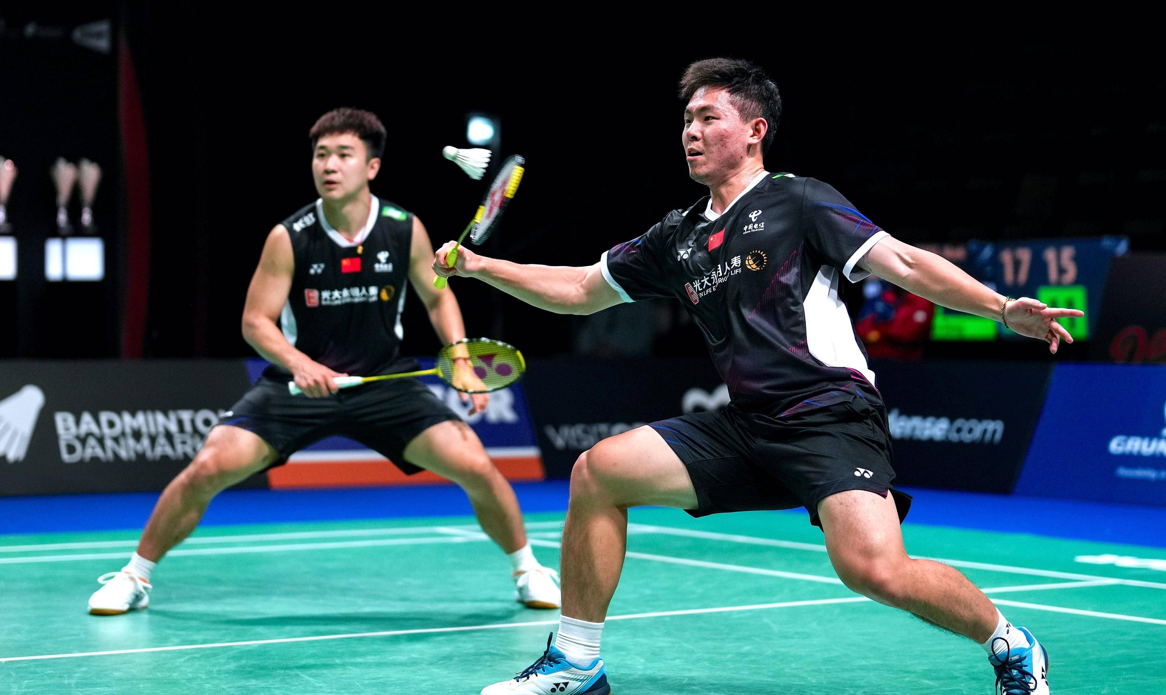 球星爆发！羽毛球赛场再现神级操作的简单介绍