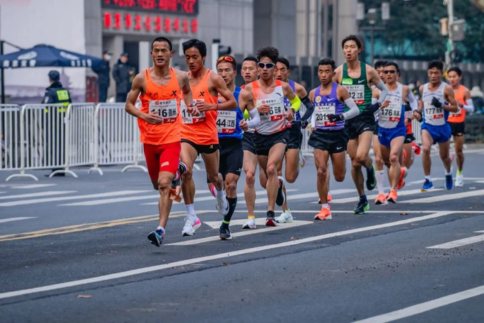 田径战术革新取得奇效，引发战术热潮的简单介绍