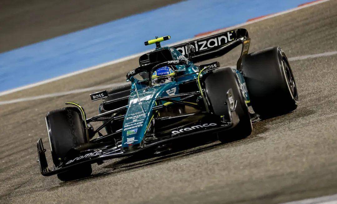 关于哈斯车队翻盘阿斯顿马丁，阿隆索惊艳四座的信息