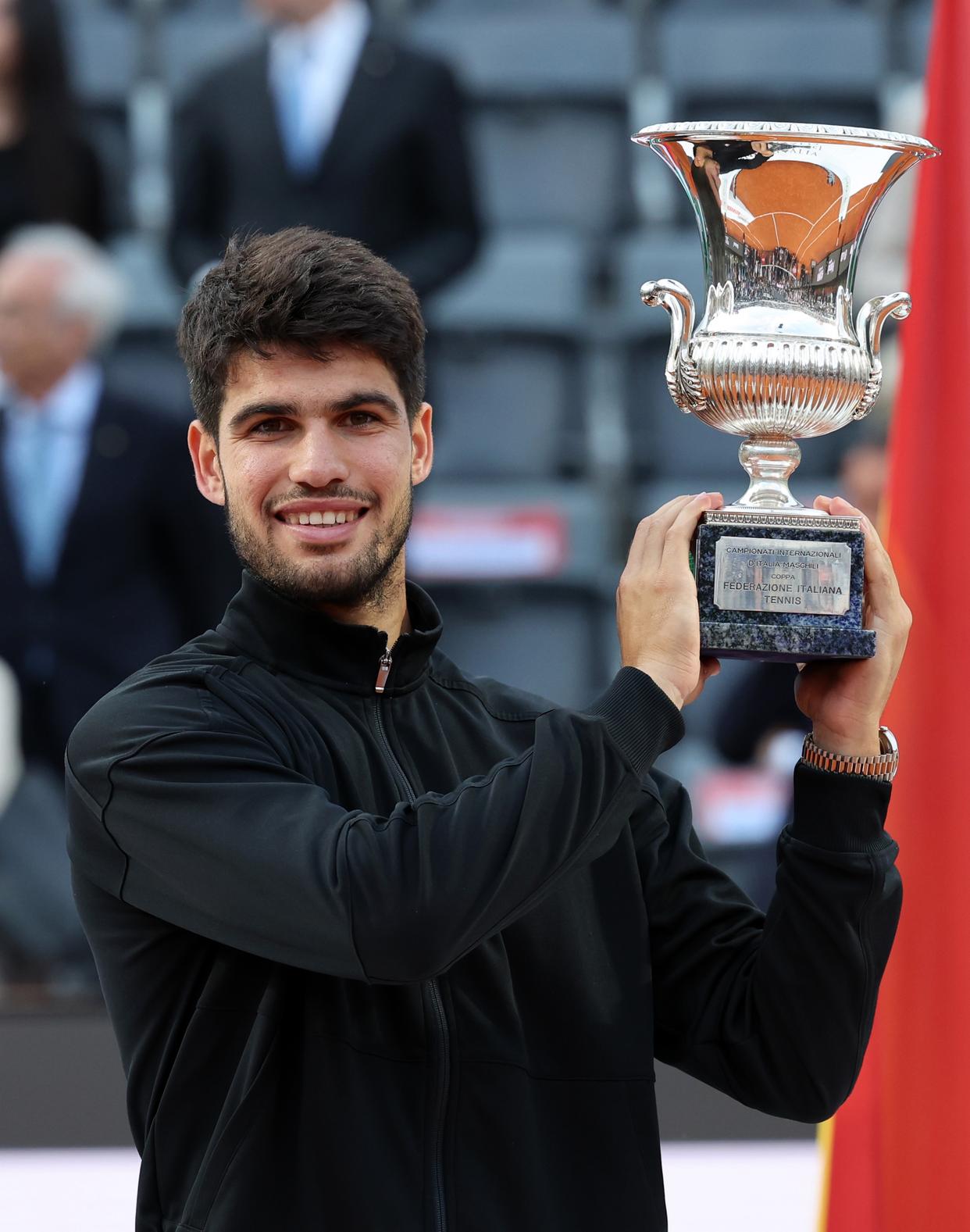 ATP总决赛鏖战美网，阿尔卡拉斯点燃赛场的简单介绍