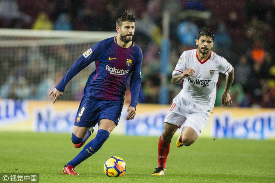 曼联力克塞维利亚，皮克扛起全队