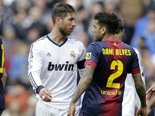 曼联力克塞维利亚，皮克扛起全队