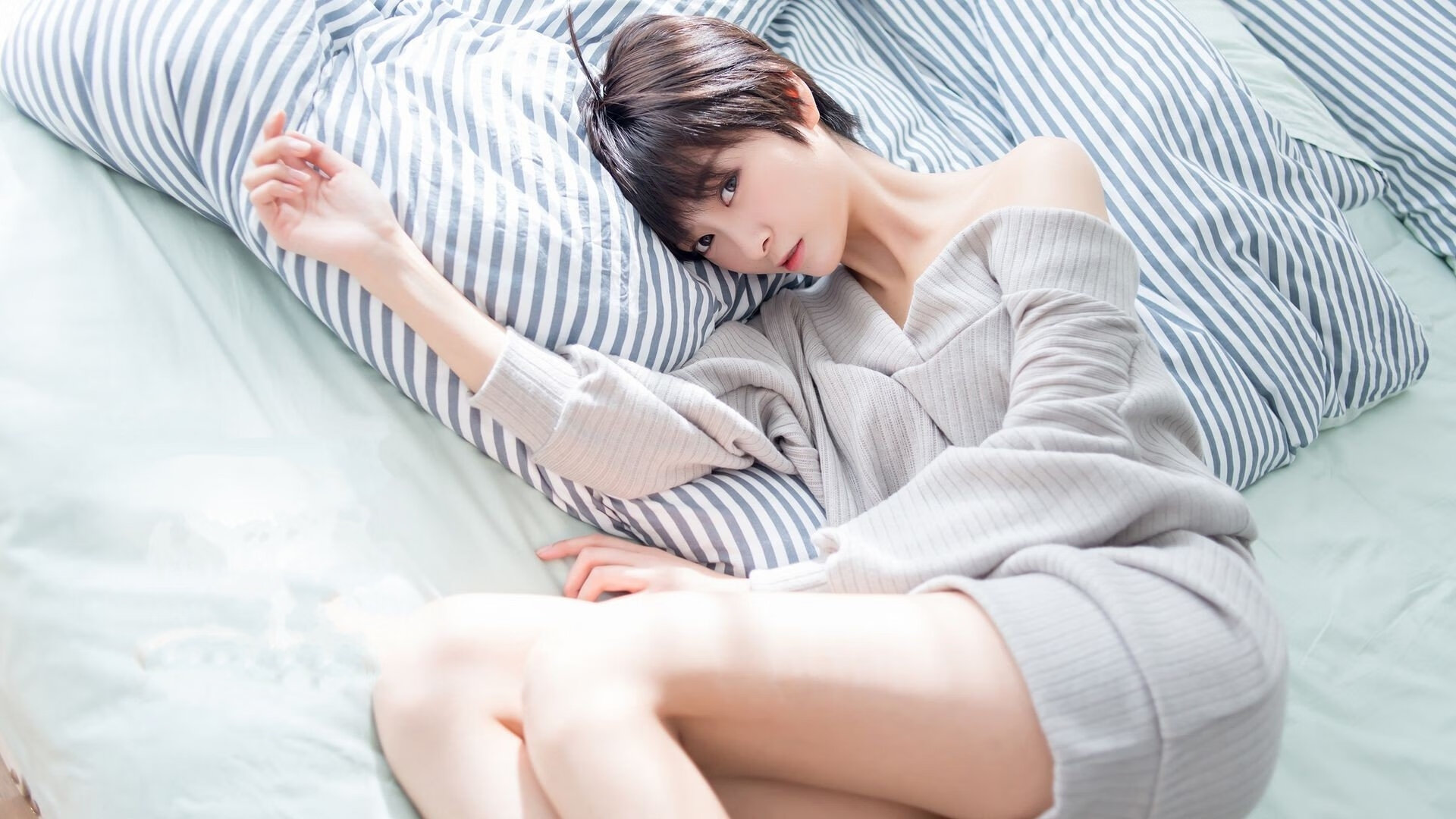 双线战场,她如何同时征服赛车与足球的最高舞台?