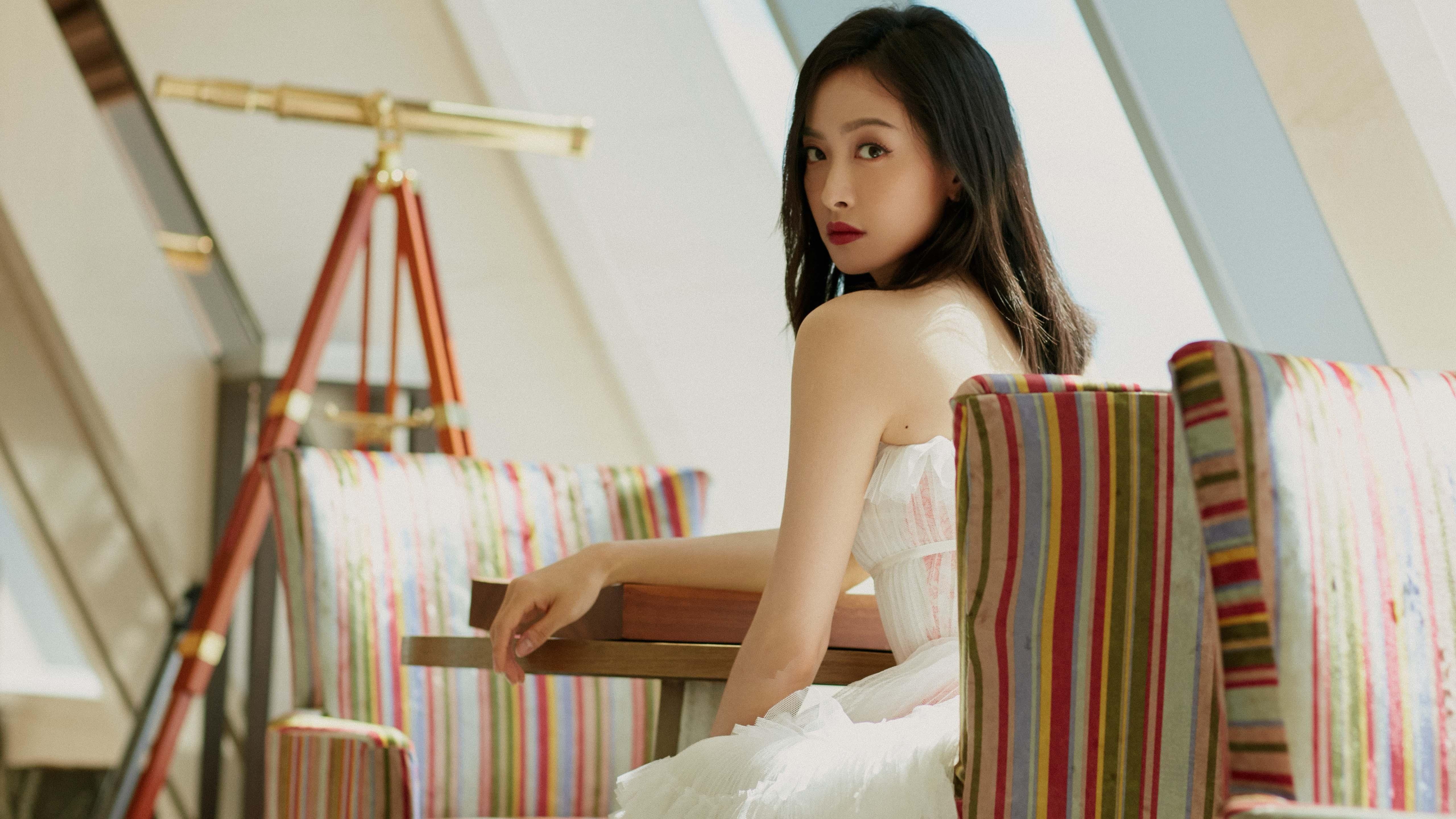 平行宇宙的锋线?解析巴西速胜巴拉圭,莱万如何成为关键先生的离奇剧本